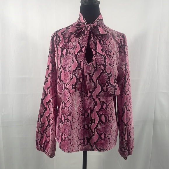 Pink, Black, Grey Snakeskin, front bow tie front, key hole, long sleeves,medium - Picture 8 of 8